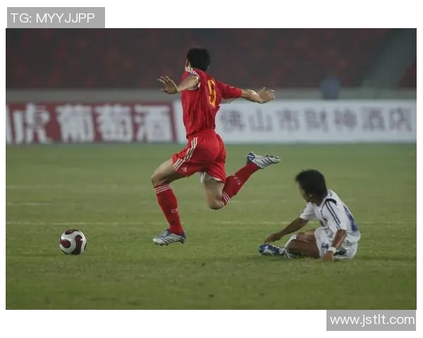 中国足球五大球星盘点及其在国内外的影响力解析