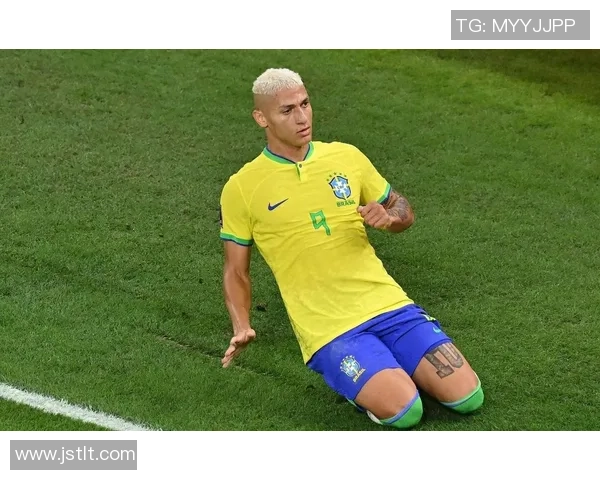 球场英雄瞬间捕捉:足球球星身穿球衣的魅力与风采 球场英雄瞬间捕捉:足球球星身穿球衣的魅力与风采